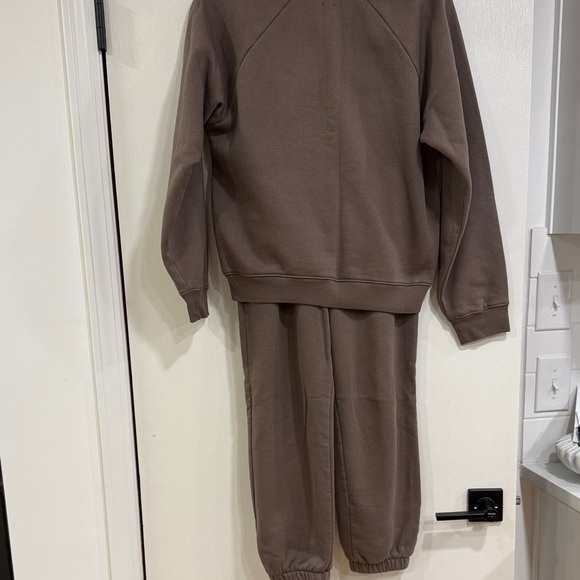 GAP Women's Pajama Set in Warm Brown - Picture 4 of 8